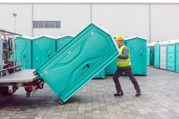 Best Portable bathroom rental  in Lewiston, ME